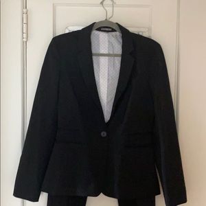 Express Columnist sleek black straight leg dress suit sz 8